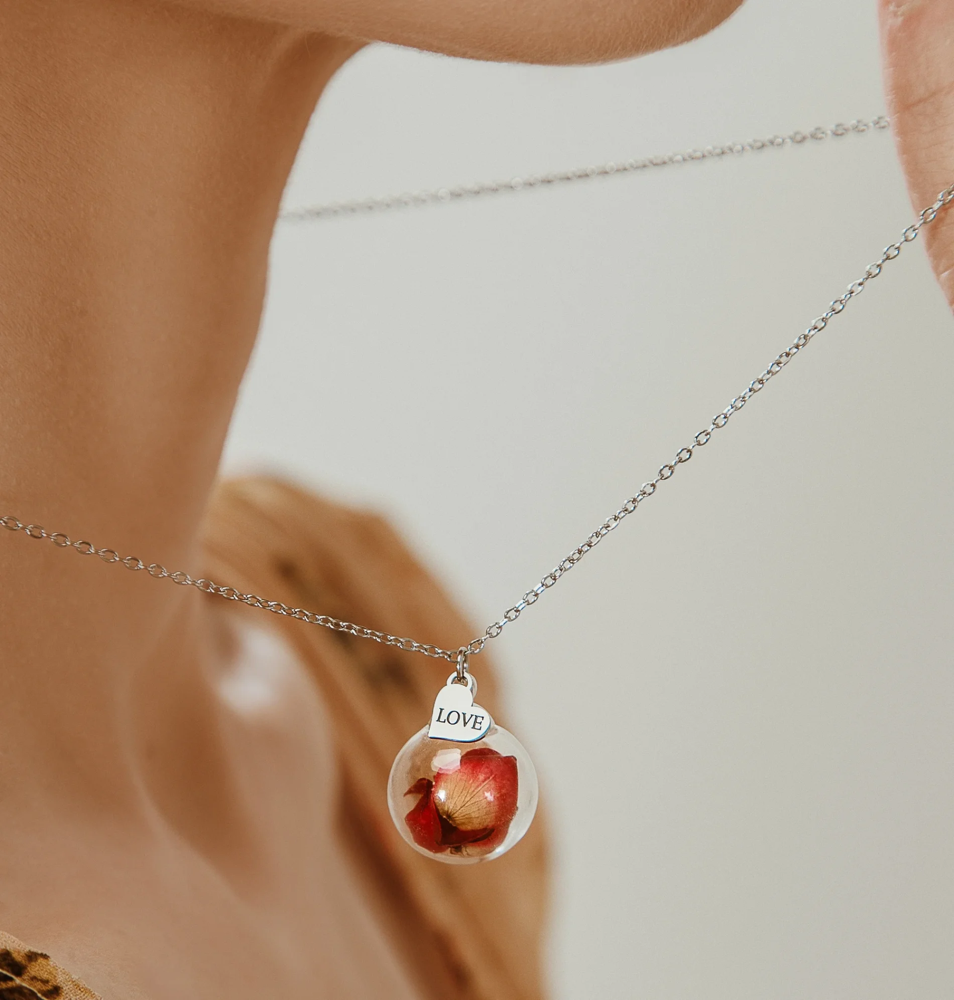MAD TEA :COLLANA ROSA (AMORE)